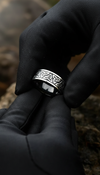 ⚔️ Symbole sacré du Valknut lié à Odin et aux guerriers tombés au combat. - Nordikfuri