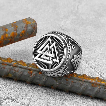 ⚔️ Porte un symbole ancien. Incarne la force, le destin et l’honneur.