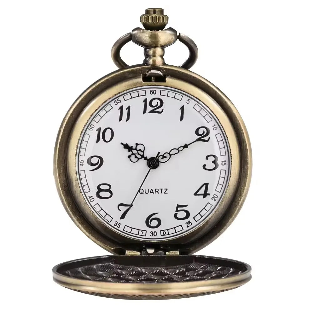 ⏳ Le temps appartient aux guerriers. Porte un symbole chargé de puissance et de mystère.